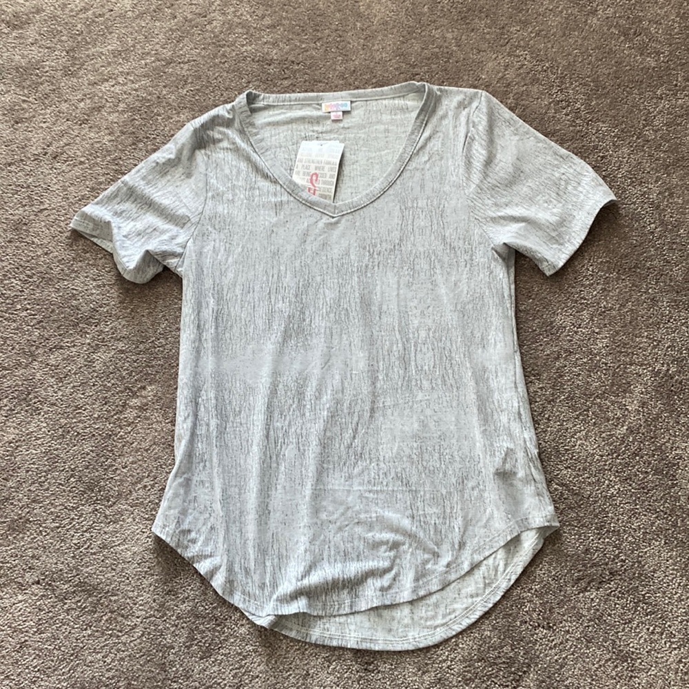 LuLaRoe Iris Heather Gray V-Neck Short Sleeve Top SIZE S NWT